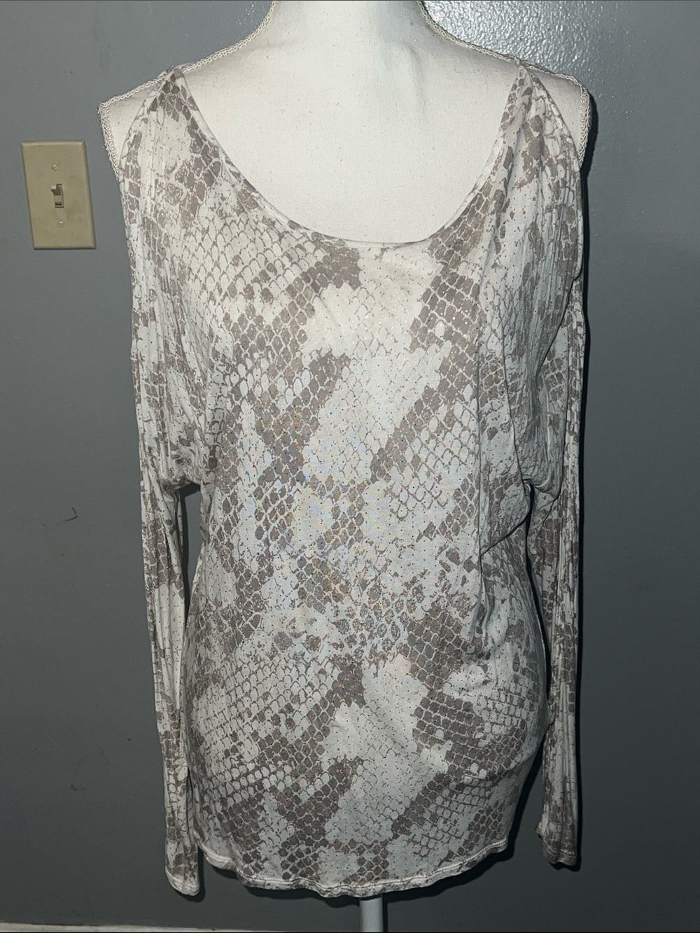 Express Womens Beige Snake Print Cold-Shoulder Top